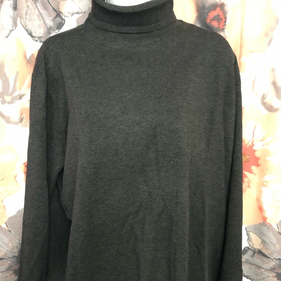 H&M Sweaters - Never worn!H&M turtleneck sweater